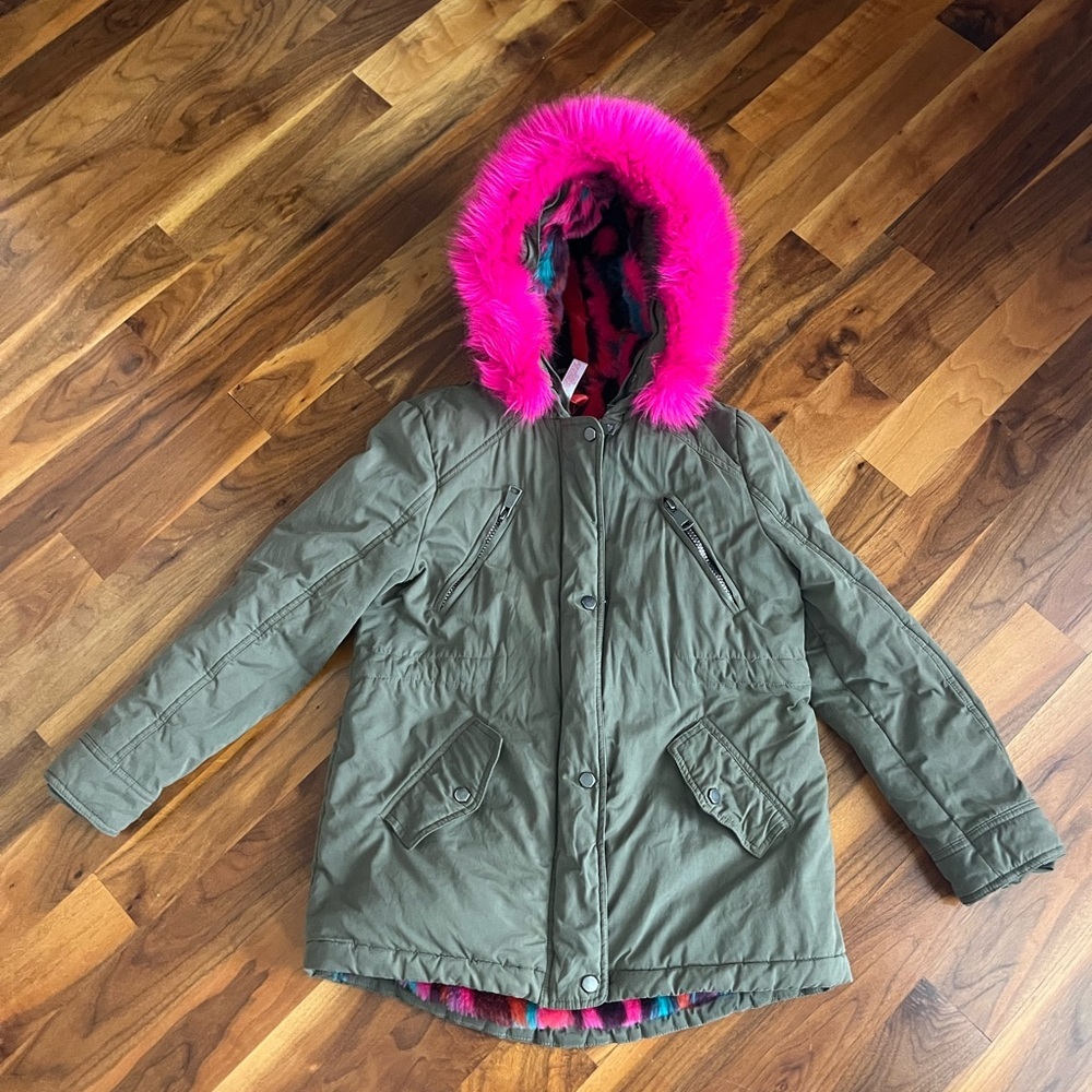 Aqua Winter Coat Jacket w/ faux fur trim and lining, USED